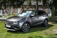 Opel wprowadza nowego SUV-a. Oto Grandland X