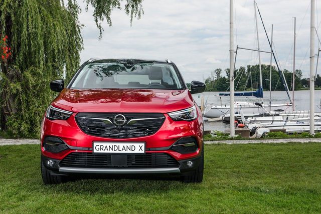 Opel wprowadza nowego SUV-a. Oto Grandland X
