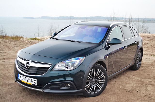 Opel Insignia Country Tourer 2.0 SIDI 4x4 - ciekawy, lecz paliwożerny