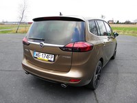Opel Zafira Tourer 2.0 CDTI Biturbo Cosmo - tył auta