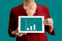 GUS: PKB w IV kw. 2021 wzrósł o 7,3% r/r