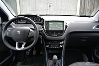 Peugeot 2008 1.2 VTi Allure - wnętrze