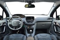 Peugeot 208 1.6 e-HDi Allure - wnętrze