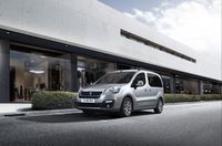 Peugeot Partner - widok z przodu i boku