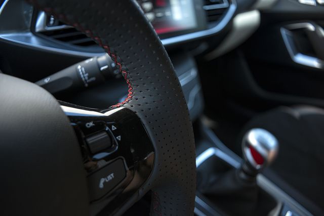 Peugeot 308 GTi - potrafi przycisnąć
