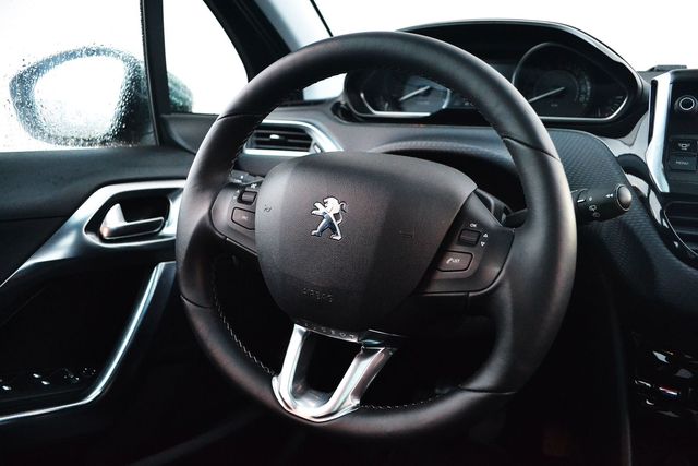 Peugeot 2008 1,2 VTi Allure