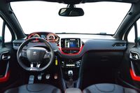 Peugeot 208 GTi - wnętrze