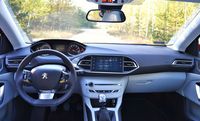 Peugeot 308 1.6 THP Allure - deska 