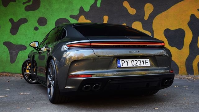 Porsche Panamera Turbo S E-Hybrid to synonim motoryzacyjnej kompletności