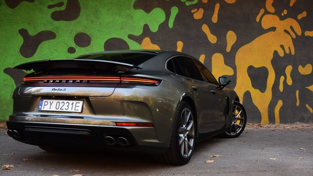 Porsche Panamera Turbo S E-Hybrid to synonim motoryzacyjnej kompletności