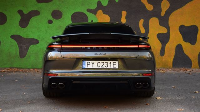 Porsche Panamera Turbo S E-Hybrid to synonim motoryzacyjnej kompletności