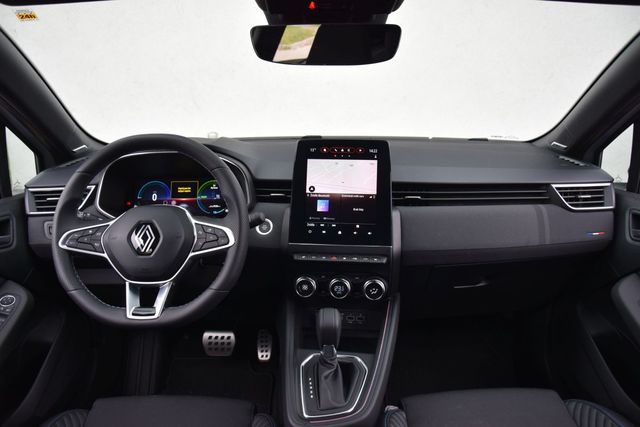 Renault Clio E-Tech 2023, udany mieszczuch w wersji hybrydowej