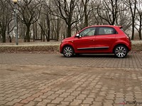 Renault Twingo Intens - widok z boku
