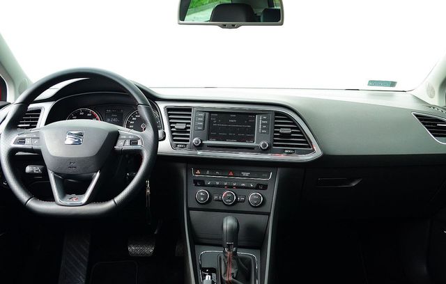 Seat Leon ST 2.0 TDI CR FR - między sportem a komfortem