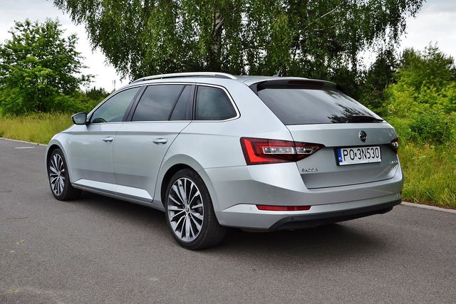 Skoda Superb Combi 2.0 TDI DSG 4x4 Laurin & Klement