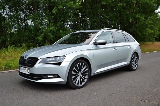 Skoda Superb Combi 2.0 TDI DSG 4x4 Laurin & Klement