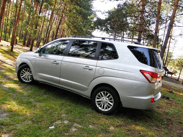 Oryginalny SsangYong Rodius 2.0 e-XDi E-Tronic Sapphire