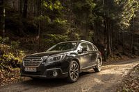 Subaru Outback 2.0 Exclusive - z przodu i boku