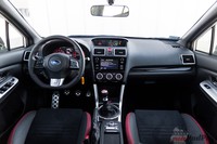 Subaru WRX STi 300 KM - wnętrze