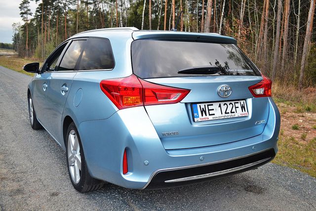 Toyota Auris Touring Sports D4-D Prestige świetnie się sprzedaje