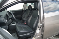 Toyota Auris Valvematic 130 Multidrive S Prestige - przednie fotele