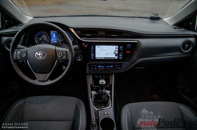Toyota Corolla 1.6 Valvematic 132 KM Prestige – król sedanów