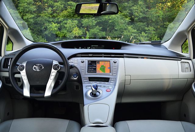 Hybrydowa Toyota Prius Prestige