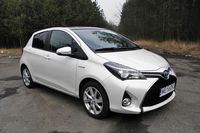 Toyota Yaris Hybrid warta uwagi?