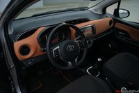 Toyota Yaris 1.33 Prestige - wnętrze