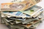 Trwa masowy odpływ pieniędzy z UFK. Polacy poszukują gotówki