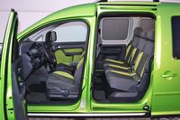Volkswagen Cross Caddy 2.0 TDI DSG 4Motion - przednie i tylne fotele