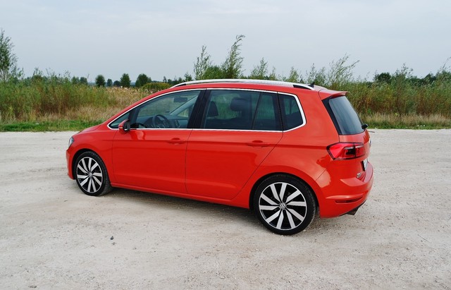 Volkswagen Golf Alltrack 2.0 TDI DSG 4Motion vs. Volkswagen Golf Sportsvan 1.4 TSI DSG Highline