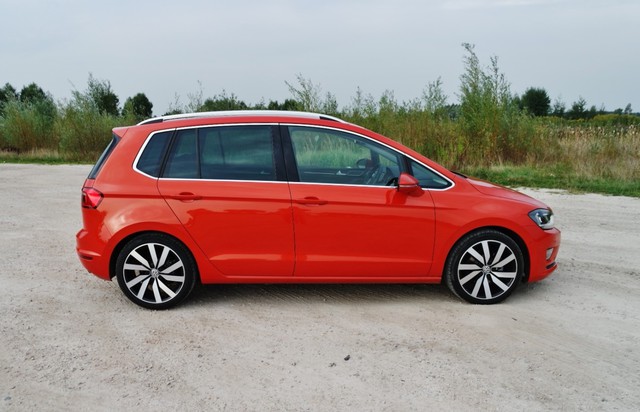 Volkswagen Golf Alltrack 2.0 TDI DSG 4Motion vs. Volkswagen Golf Sportsvan 1.4 TSI DSG Highline