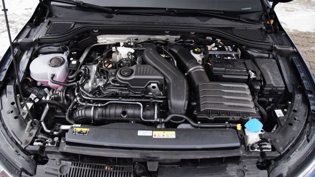 Volkswagen Golf 1.5 eTSI DSG