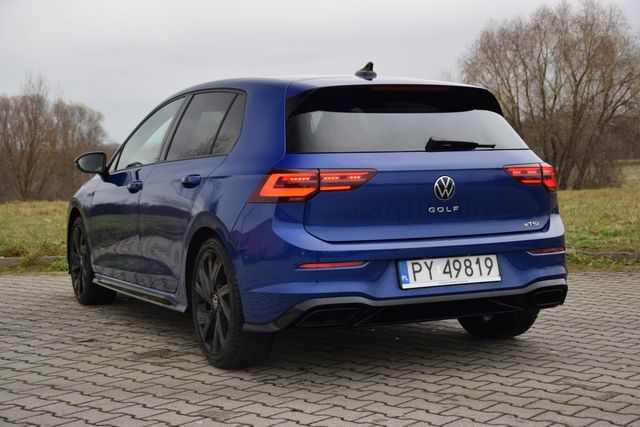 Volkswagen Golf 1.5 eTSI mHEV DSG R-Line