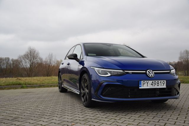 Volkswagen Golf 1.5 eTSI mHEV DSG R-Line