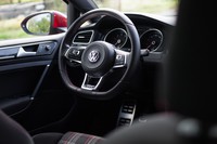 Volkswagen Golf GTI Performance 230 KM - wnętrze