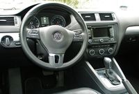 Volkswagen Jetta Hybrid - kokpit