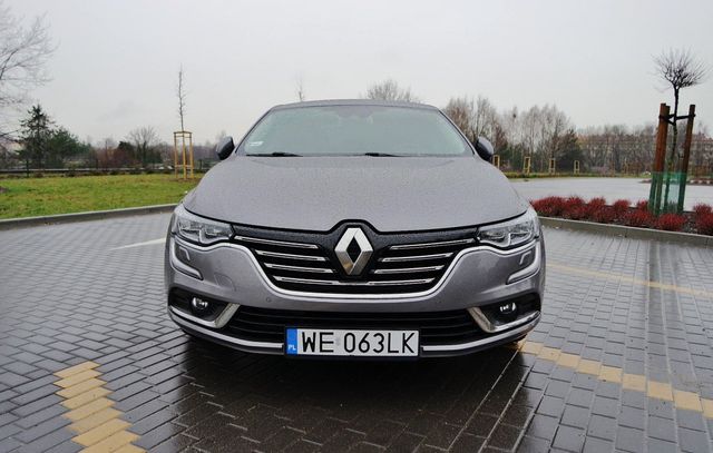 Volkswagen Passat 1.8 TSI DSG Highline vs. Renault Talisman 1.6 Energy TCe EDC Intens