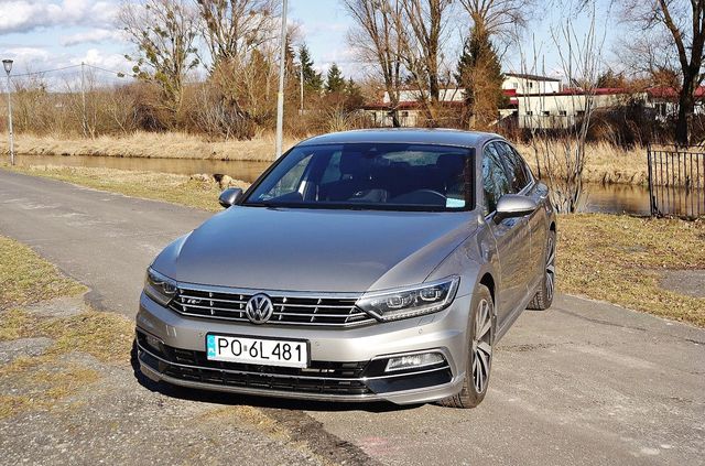 Volkswagen Passat 1.8 TSI DSG Highline vs. Renault Talisman 1.6 Energy TCe EDC Intens