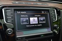 Volkswagen Passat Variant GTE - ekran
