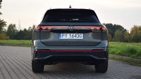 Volkswagen Tiguan 2.0 TSI - tył centralnie Volkswagen Tiguan 2.0 TSI - tył centralnie