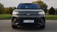 Volkswagen Tiguan 2.0 TSI - przód centralnie Volkswagen Tiguan 2.0 TSI - przód centralnie