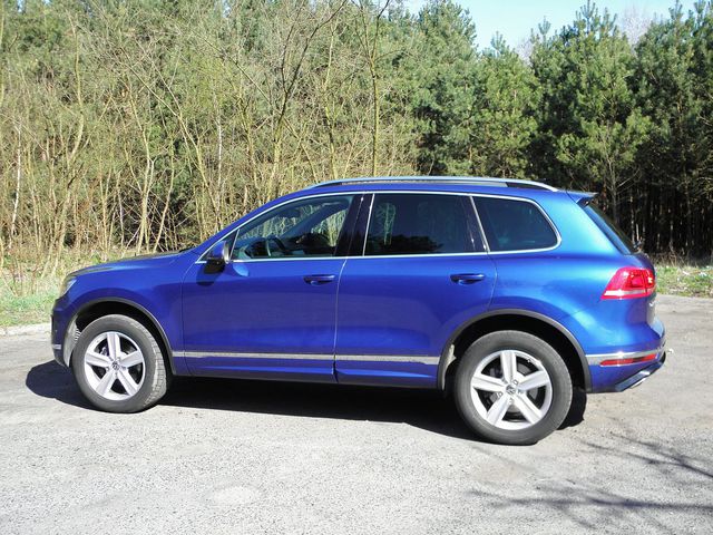 Volkswagen Touareg 3.0 TDI R-Line ma jedną wadę. Jest drogi