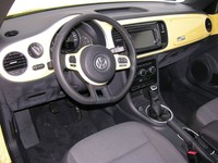 Volkswagen Beetle 1,2 TSI - kokpit