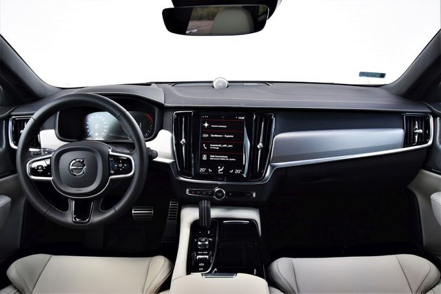 Volvo S90 T8 eAWD - komfort + ekologia