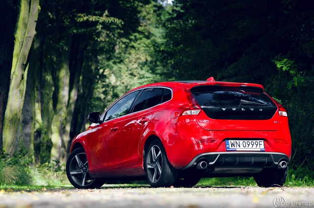 Sportowe emocje z Volvo V40 T5 Momentum R-Design