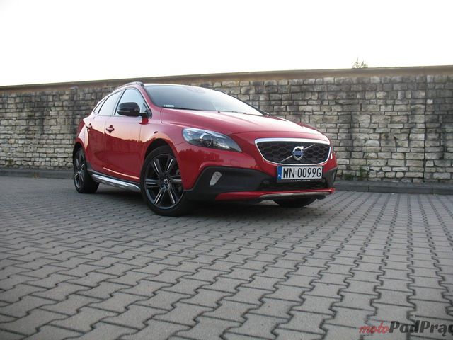 Volvo V40 Cross Country: off-road plus osiągi