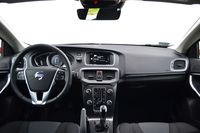 Volvo V40 T3 Momentum - wnętrze