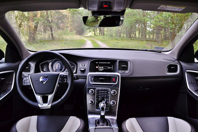 Volvo V60 Cross Country D4 Geartronic Summum - daje odpocząć